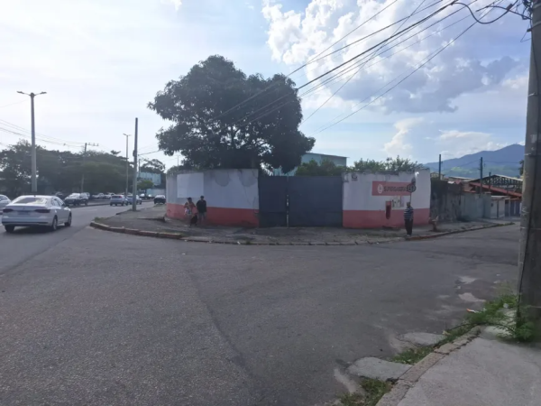 Terreno / Lote Comercial à venda, 1000m² – Senador Camará