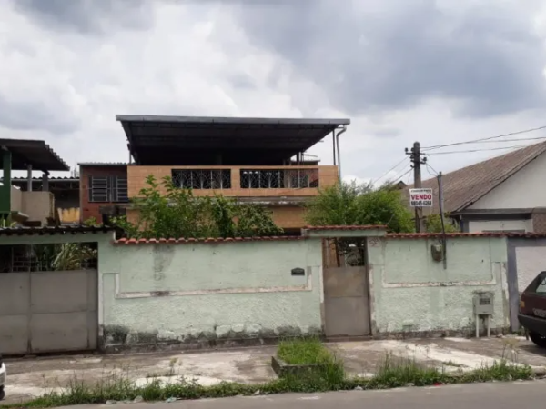 Casa com 3 Quartos à venda, 242m² – Bangu