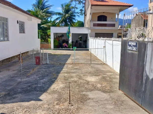 Casa com 2 Quartos à venda, 900m² – Santíssimo
