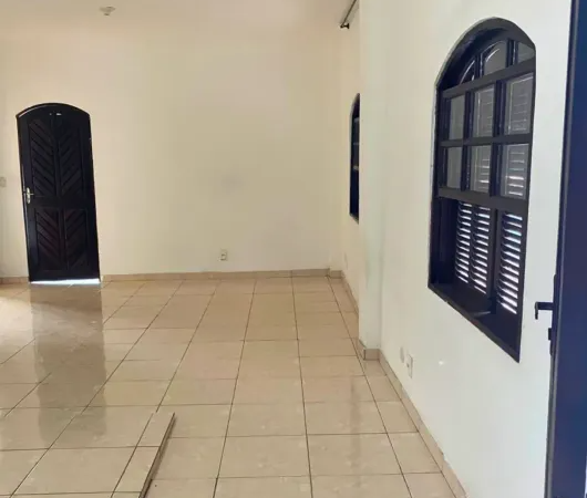 Casa com 4 Quartos à venda, 250m² – Campo Grande