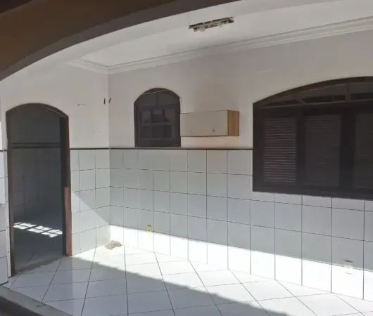 Casa com 2 Quartos à venda