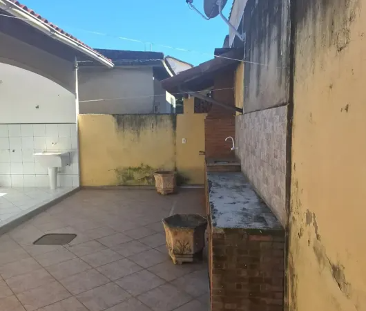 Casa com 2 Quartos à venda